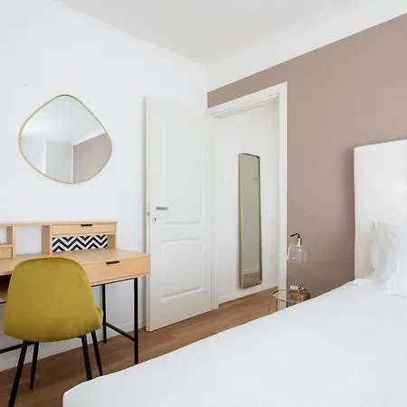 Διαμέρισμα Vis A Vis *