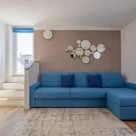 Vis A Vis Apartment